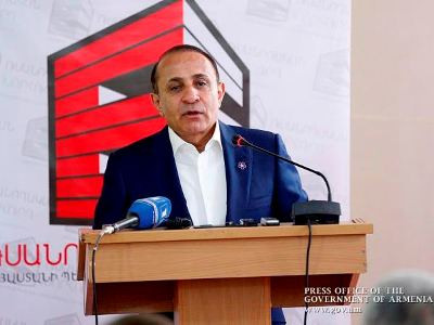 Վարչապետը մասնակցել է միջբուհական ուսանողական գիտաժողովի աշխատանքներին (ֆոտո)