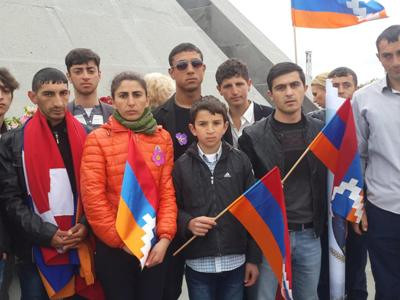 10 օրվա երթ. Ղարաբաղցի երիտասարդների խումբը Ստեփանակերտից ոտքով հասել է Երեւան