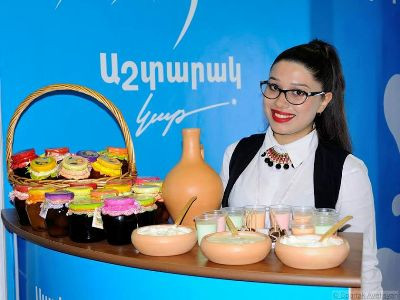 ‹‹Աշտարակ-Կաթը›› ներկայացրել է իր տեսականին «Made in Armenia 2015» ցուցահանդեսում (Ֆոտո)