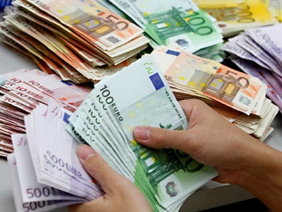 Պարզվել է Արարատի բանկերից մեկում 9 000 եվրոյի կեղծ թղթադրամ իրացնողի ինքնությունը