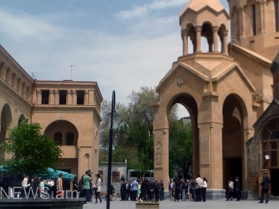 Երեւանի կենտրոնում բացվեցին նոր եկեղեցին եւ Կաթողիկոսի երեւանյան նստավայրը