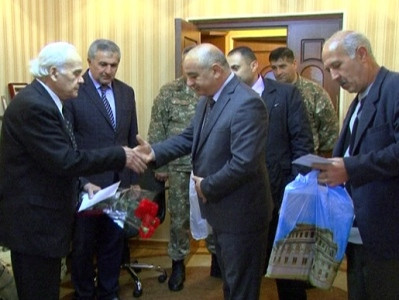Արցախում զինվորականները այցելել են պատերազմի վետերաններին