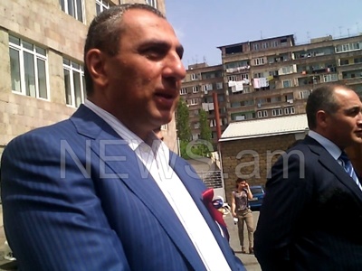 Ես բիզնեսով չեմ զբաղվում, ցավդ տանեմ. Սամվել Ալեքսանյանը՝ լրագրողին
