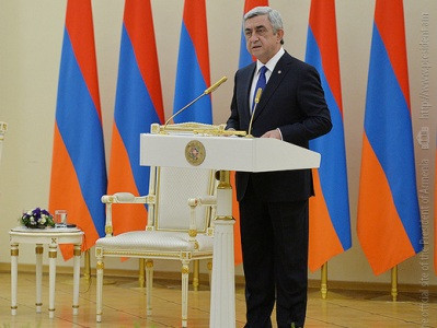Մեր ամենակարեւոր խնդիրներից մեկն է թույլ չտալ սերունդների կապի խզումը. Սերժ Սարգսյան (ֆոտո)