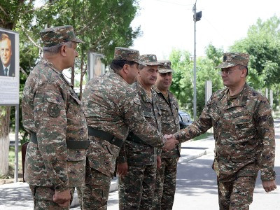 Սեյրան Օհանյանը հետեւել է բազմաստիճան հրամանատարաշտաբային զորավարժության ընթացքին (ֆոտո)