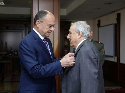 Սեյրան Օհանյանը պարգեւատրել է պատմաբան, պրոֆեսոր Նիկոլայ Հովհաննիսյանին