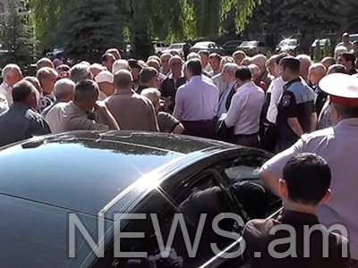 Գոնե իմանանք` ում աշխատողներն ենք. «Վանաձորի Քիմպրոմի» աշխատակիցները բողոքում են