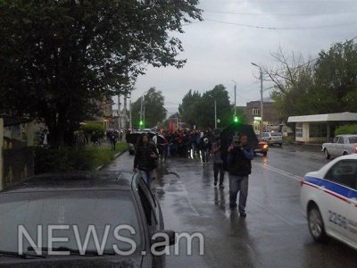 Հոսանքի թանկացման դեմ պայքարող գյումրեցիները 1 րոպե լռությամբ հարգեցին Բիբինի «հիշատակը» (ֆոտո)