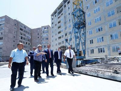 Երեւանում 4-րդ կարգի վթարային շենքերում ապրող շուրջ 450 ընտանիք կապահովվի նոր բնակարաններով
