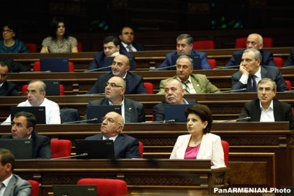 «Ժամանակ». ՀՀԿ-ի գործարար պատգամավորները խուճապի մեջ են. Շարմազանովն է ասել