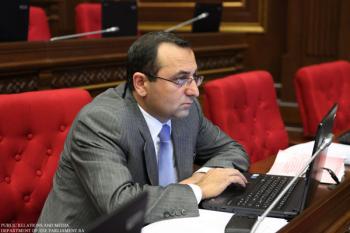 «Իրավունք». Ի՞նչ սեւ կատու է անցել դաշնակցականների միջեւ