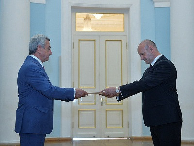Սերժ Սարգսյանին իր հավատարմագրերն է հանձնել Բելառուսի նոր դեսպան Իգոր Նազարուկը (ֆոտո)