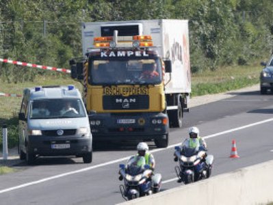 Իտալիայում անօրինական ներգաղթյալներ տեղափոխող 10 մարդ է ձերբակալվել
