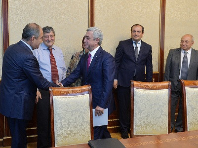 Armenia President discusses constitutional reforms with Public Council members