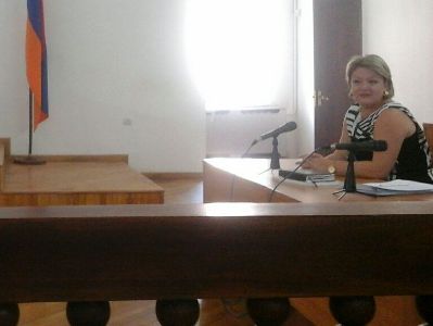 Մեռնեմ, էլ բժշկի չեմ դիմի. ներարկումից հետո Աննա Կնյազյանի աչքը շլացել է, արյունազեղվել
