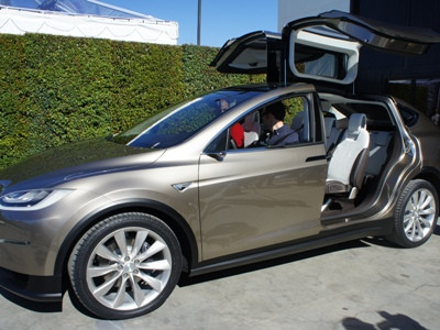 Tesla X Էլեկտրական ամենագնացը վաճառքի դուրս կգա սեպտեմբերի 29-ին