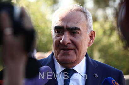 Բոլորս պետք է մի փոքր Հովնանյան դառնանք. Գալուստ Սահակյան (ֆոտոռեպորտաժ)