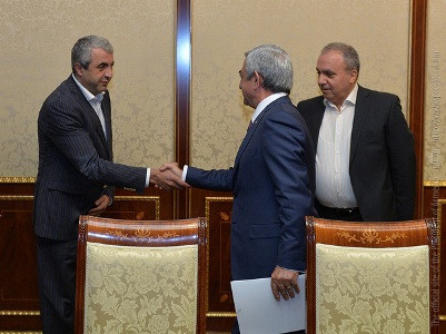 Armenia President discusses constitutional amendments with Freedom party (PHOTO)