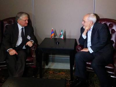 Armenia and Iran FMs discuss relations
