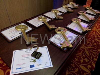 «Ոսկե բանալի» ստացան 9 կազմակերպություններ, իսկ «Ժանգոտ կողպեքը»՝ Արմավիրի քաղաքապետարանը (Ֆոտո)