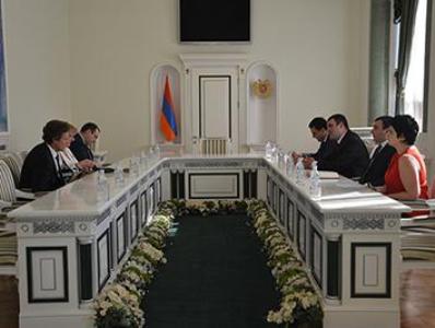 ՄԻԵԴ դեպարտամենտի հետ պարբերաբար քննարկվում է ՀՀ-ի մասով կայացված վճիռների ընթացքը. Կոստանյան