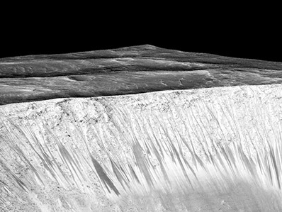 Crater on Mars where water was detected named after Armenia's Garni