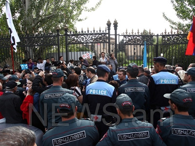 Armenia opposition MP calls on President to end constitutional referendum process