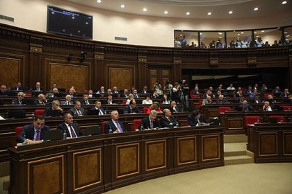 «Ժողովուրդ». Առանց սահմանադրական նոր նախագծին ծանոթանալու օրենսդիրները սեղմել են կոճակները