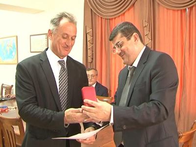 Ուրախալի է, որ խրախուսում եք սպորտի զարգացումն Արցախում. Ռոբերտ Էմմիյանը՝ ԼՂՀ վարչապետին