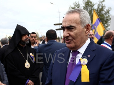 Նման տոներն առանց դասագրքի սերունդներ են դաստիարակում. Գալուստ Սահակյանը՝ Էջմիածնի տոնին