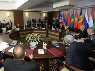 Лидеры СНГ приняли заявление о борьбе с терроризмом и концепцию военного сотрудничества стран-участниц