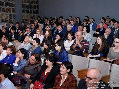 Վարչապետը ներկա է գտնվել Հենրիկ Մալյանի 90-ամյա հոբելյանին (ֆոտո)