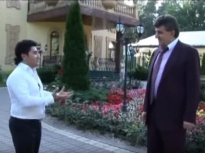 Ինչ պայմաններում է ապրում Արա Աբահամյանը. նկարահանումներ նրա շքեղ առանձնատանը