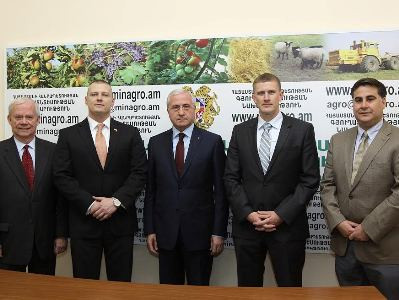 Պետք է վերազինել անասնաբուժական լաբորատորիաները, նաեւ համարակալել կենդանիներին. գյուղնախարար