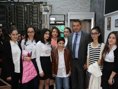 Beeline-ը աշակերտների համար կազմակերպել է հատուկ դասընթաց եւ էքսկուրսիա Կապի թանգարան