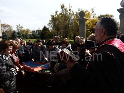 Մյուս տղերքից շատ էր առանձնանում, լավ հետախույզ էր. Սողոմոն Քոչարյանին հողին հանձնեցին «Եռաբլուրում» (ֆոտոռեպորտաժ)