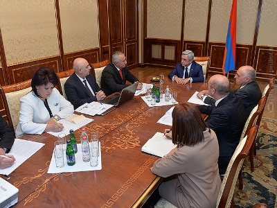 Նախագահականում քննարկել են Արագածոտնի մարզի խնդիրները (ֆոտո)