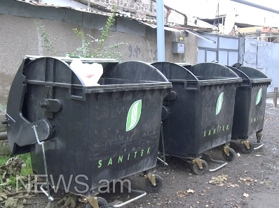 Վախենում ենք տան դուռը բացենք. Սեփական տների բնակիչները բողոքում են «Սանիտեկի» աղբամաններից