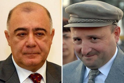 «Ժողովուրդ». Գյումրիում «այո»-ների համար «աշխատանքի բաժանում» է կատարվել. Բալասանյանին չեն վստահում