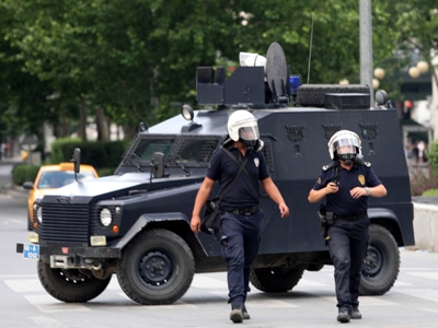 Turkey police fire gas bomb at Kurdish woman party leader