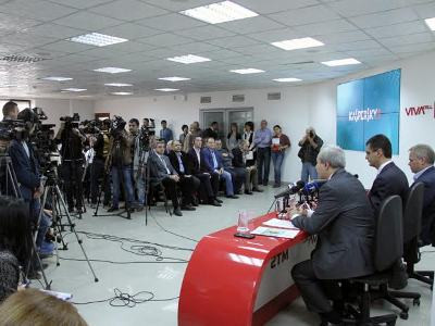 Կասպերսկի. Չի հաջողվում Հայաստանում ինչպես հարկն է շրջել, բայց հոկտեմբերին լողացել եմ Սեւանում
