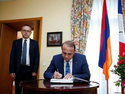 Armenia PM visits France embassy