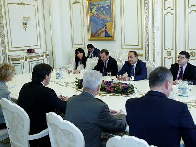 Վարչապետն ընդունել է Սերբիայի պաշտպանության նախարարին