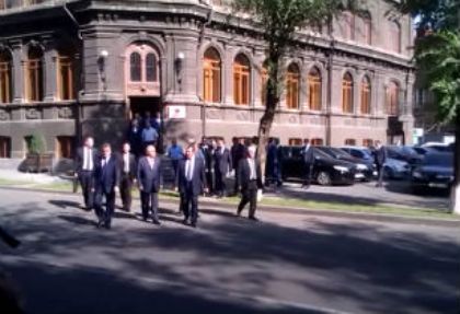 «Հրապարակ». ՀՀԿ-ական պատգամավորները չեն թաքցնում, որ նեղացած են. նրանց արդեն «սպիսա՞տ» են արել