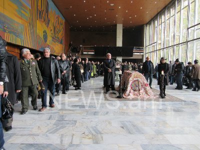 Վերջին հրաժեշտը «մեր Ջոնիին». Վարդուհի Վարդերեսյանի պատվին հնչեցին վերջին ծափերն ու բրավոները (ֆոտոռեպորտաժ)