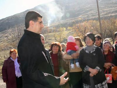 Արտաքին լուսավորությամբ է ապահովվել սահմանամերձ Գոմք գյուղը. ՎիվաՍել-ՄՏՍ