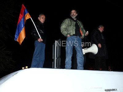 «Նոր Հայաստանի» երթը վերսկսվեց. մեքենան մնաց Հանրապետության փողոցում