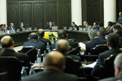 «Ժողովուրդ». Կառավարության պարապուրդի մատնված աշխատակիցները կկրճատվեն
