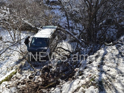 Թբիլիսի–Երեւան միկրոավտոբուսն ընկել է ձորը. կան վիրավորներ (Ֆոտո)