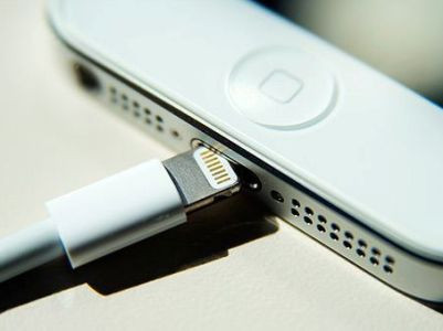 Բրիտանացին այրվել է լիցքավորման դրած iPhone-ի պատճառով բռնկված հրդեհի ժամանակ